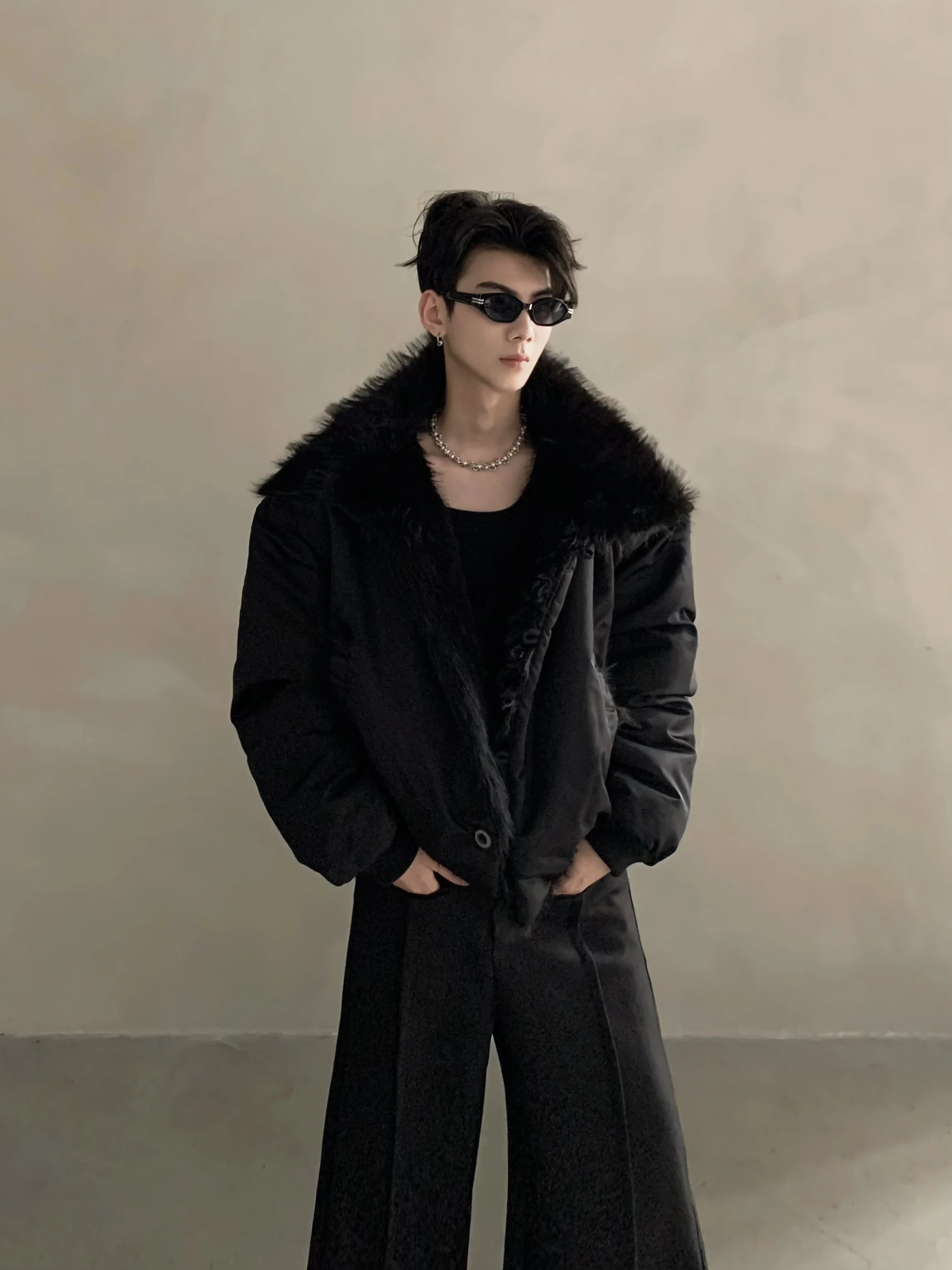 Men's 2025 Winter New Fashion Down Coats Large Faux Fur Collar Chic Down Jackets Men's Trend Warm Thick Solid Color Cotton Coats