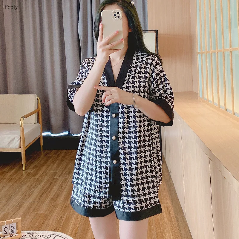 

Women's Summer Satin Silk Pajamas Set Short Sleeve Ice Silk Loungewear V-Neck Nightwear Print Ladies Summer Sleepwear Homewear