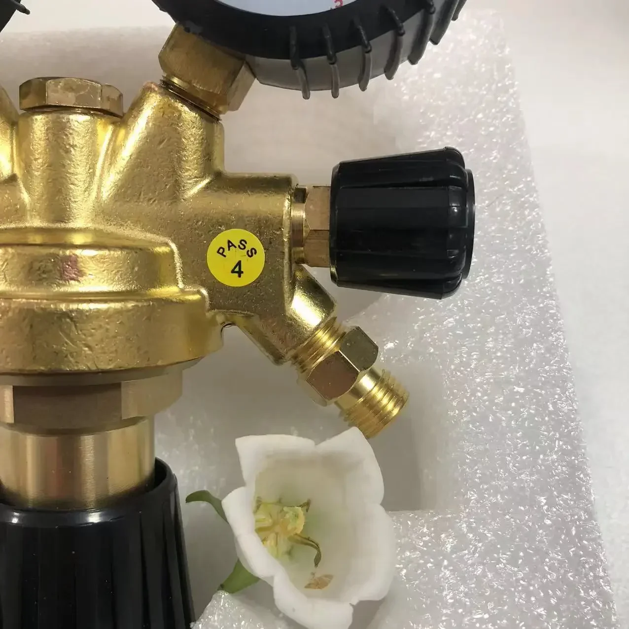 high-quality-premium-co2-argon-nitrogen-pressure-regulator-w218-shockproof-weld-ing-reducer
