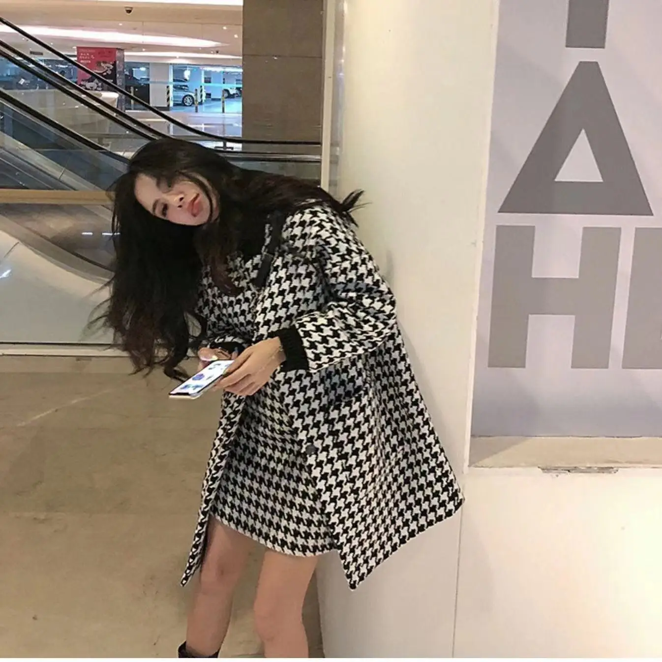 

Two-Piece Houndstooth Tweed Mid-Length Long Sleeve Jacket Short Hip-Cover Skirt Women Autumn Winter Small Fragrance Style Suit