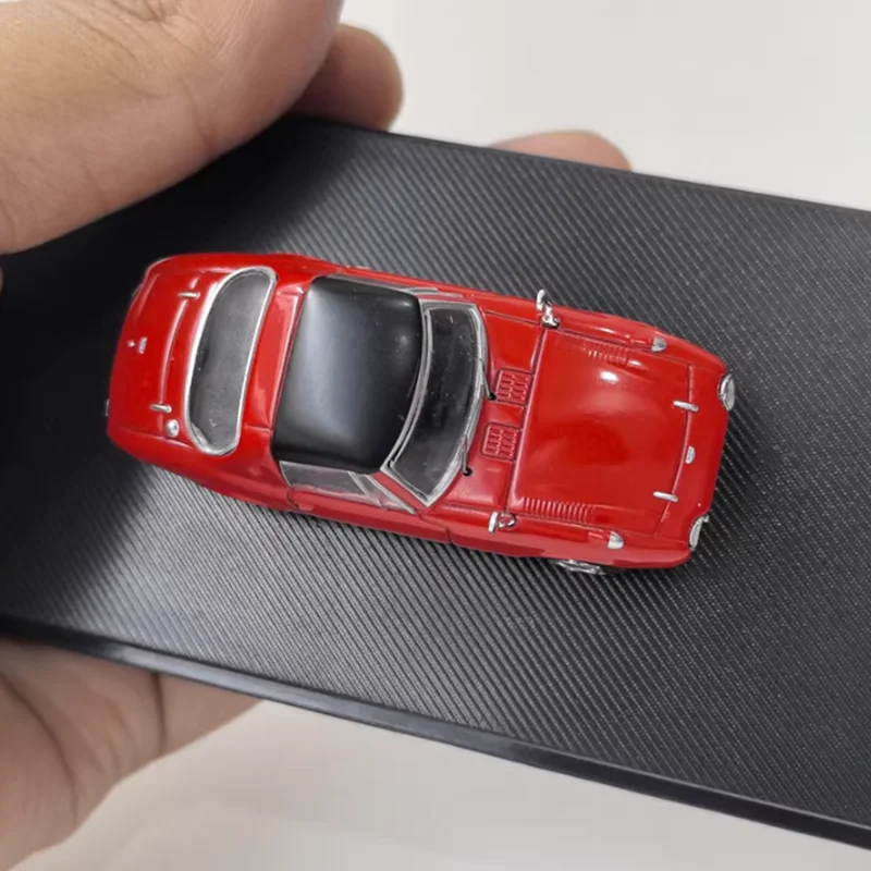 

DEA масштаб 1/64 SPORTS 800 UP15 1965 модель автомобиля из сплава, статическая коллекция, украшенные праздничные игрушки, сувенирный подарок