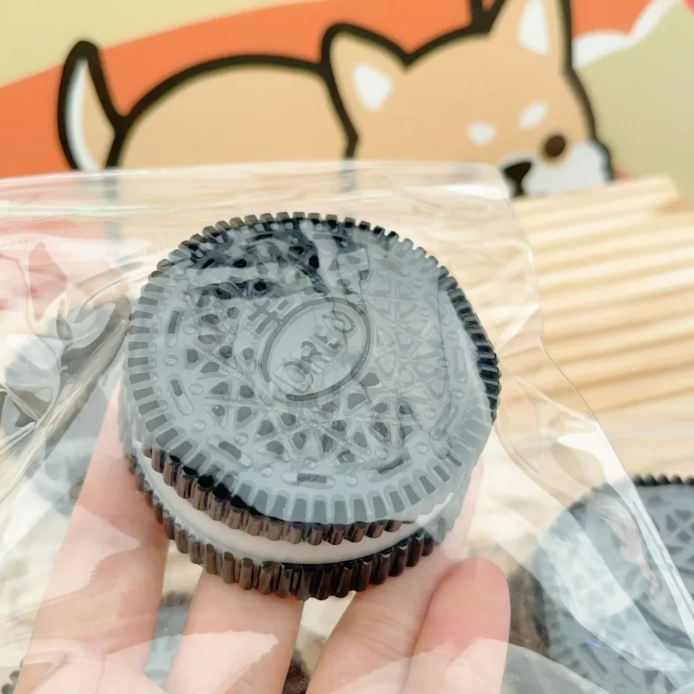 2Pcs Soft Oreo Biscuit Stress Relief Toy Pinching Sandwich Simulation Mochi Ultra-Soft Decompression Handmade Squeeze Toy Gift