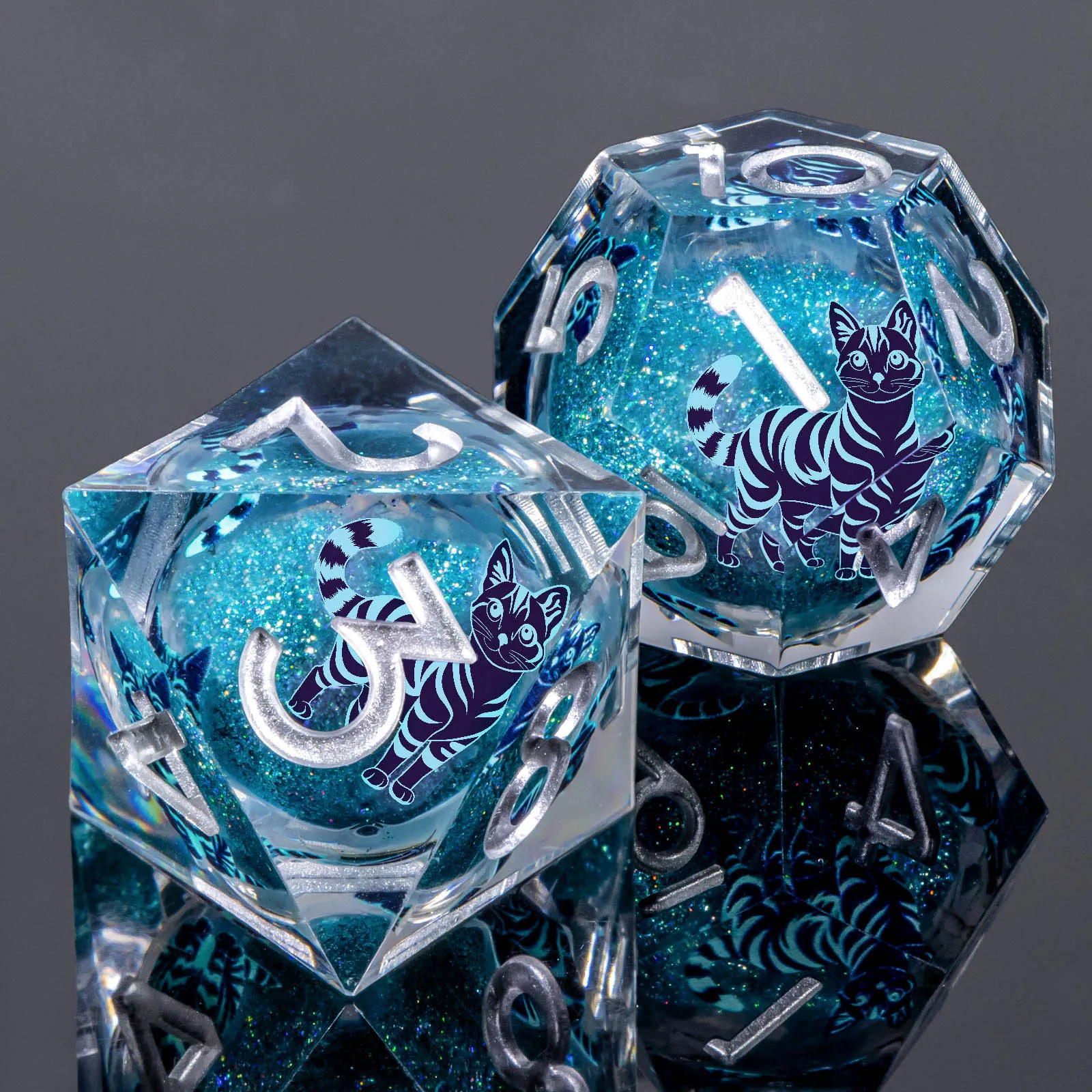 مجموعة نرد أساسي سائلة من Cat DND D&D، مجموعة نرد الزنزانة والتنين ذات الحافة الحادة، D وD لعب الأدوار D20 D12 D10 D8 D6 D4