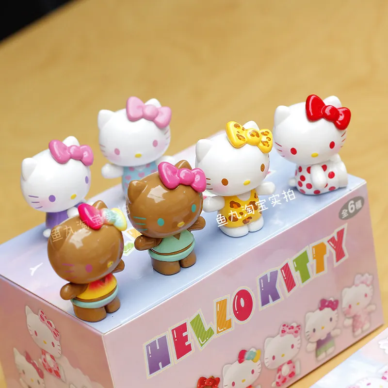 

Коллекционная фигурка Hello Kitty в закрытой упаковке, аниме-фигурка Sanrio с радужным бантом и леопардовым принтом в горошек, декор для стола, подарок для детей