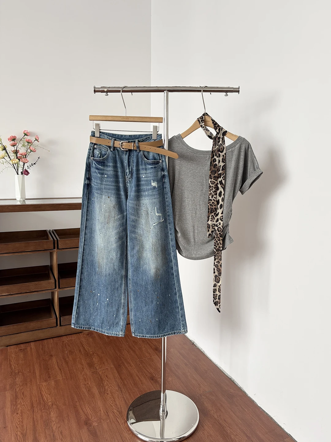 

American Retro High Waist Wide Leg Jeans Women's Spring Summer New Style Personality Match Hole Denim Pants Slimming Effect