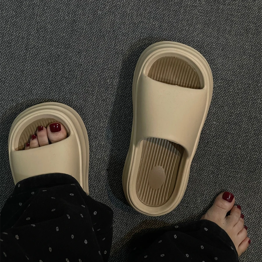 Dikke platformslippers voor dames EVA zachte zool zomerstrandslippers buiten binnen antislip Koreaanse stijl Geavanceerde pantoffels