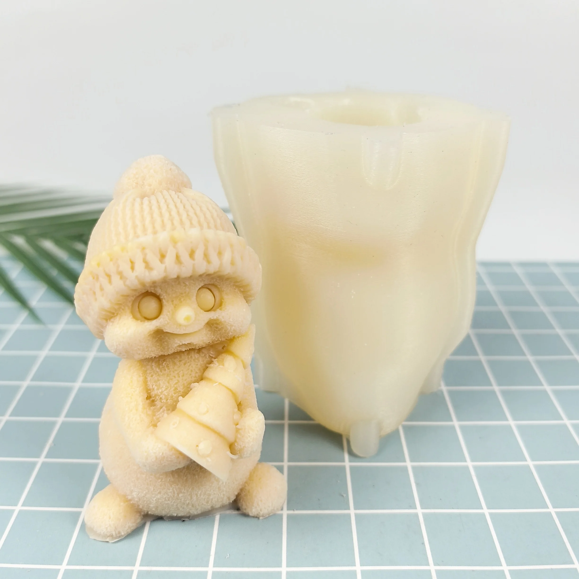 

Christmas Mold Snowman Holding Christmas Tree Soap Molds Silicone 3D Wedding Birthday Clay Resin Mould