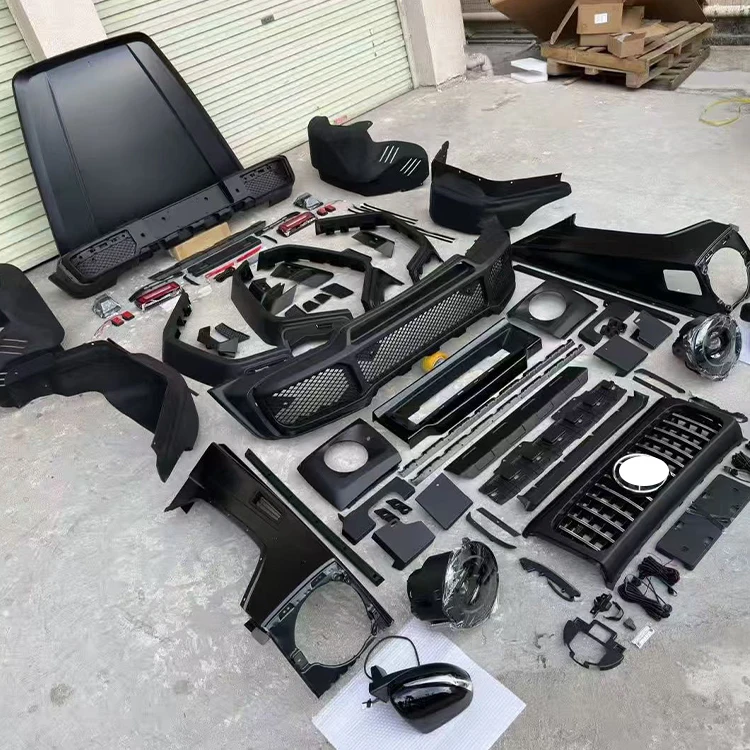 

New hot-selling, durable W463 body kit for the G-Class 2004-2018 bright black/carbon fiber exterior