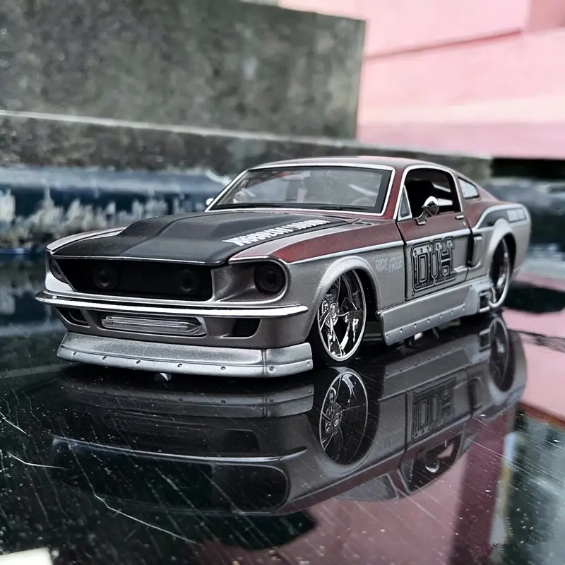 

Maisto 1:24 Harley Mustang GT Alloy Sports Car Model Diecast Metal Modified Muscle Racing Vehicle Car Model Simulation Kids Gift