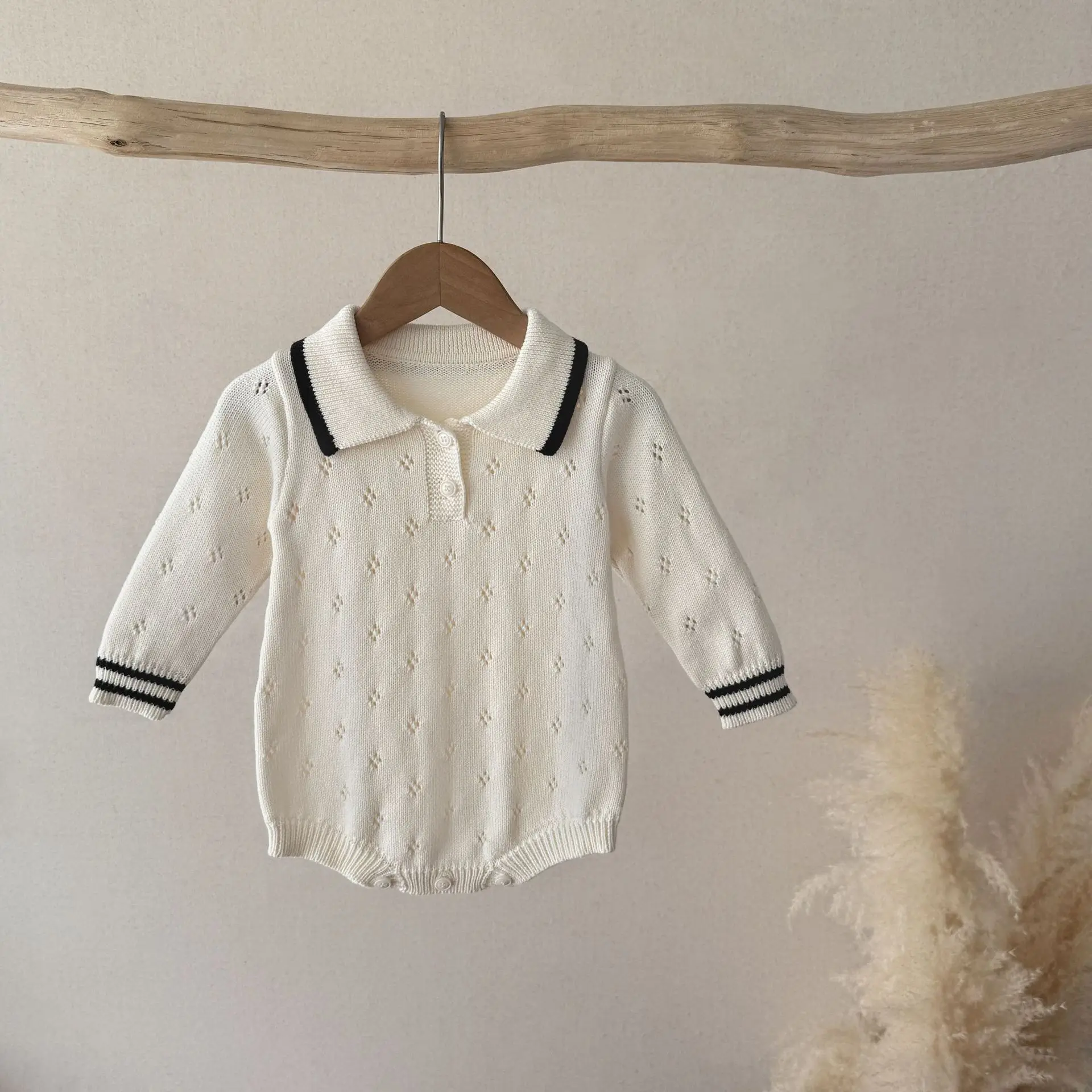 

Вязаное боди для младенцев, весеннее хлопковое вязаное боди с длинными рукавами, воротником-поло с люверсами, контрастная полоска, одежда унисекс для малышей