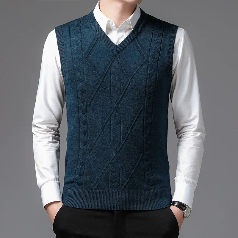 BROWON New Argyle Sweater Vest Solid Color Casual Sleeveless Autumn Winter Clothes Fashion Short Slim Fit Sweater Men Clothes