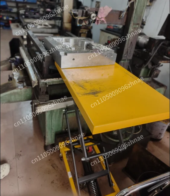 Mobile manual hydraulic platform car Flat car Scissor fork type hand push Small lifting platform Mobile lift