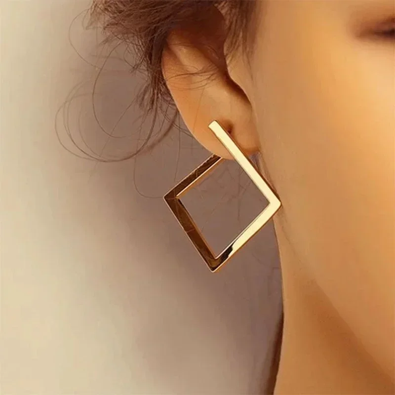 Retro Gold Color Square Irregular Stud Earrings New Minimalist Exaggerated Metal Geometric Earring for Women Fashion Accessories