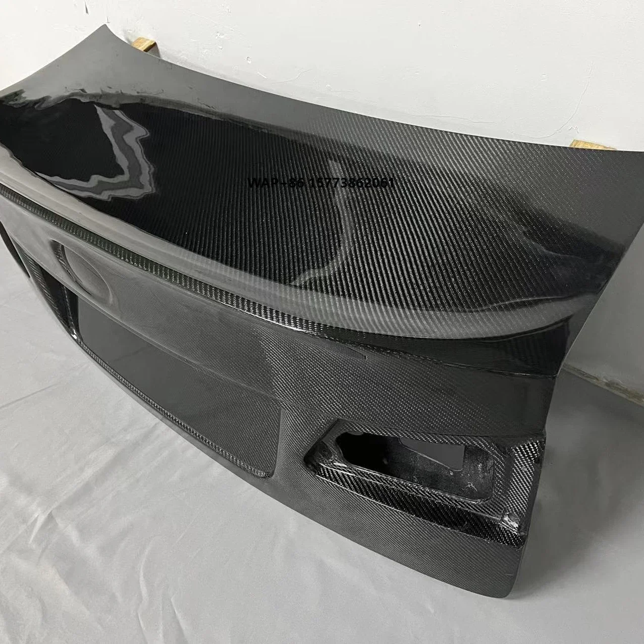 

Carbon Fiber Rear Trunk Lid for 2006-2012 Is for Rear Trunk Cover