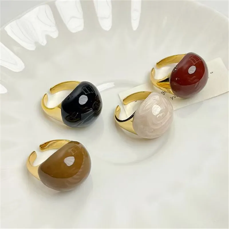 New Autumn Winter Chocolate Caramel round Open Ring for Women Suitable Enamel Modern Ring Daily Accessory