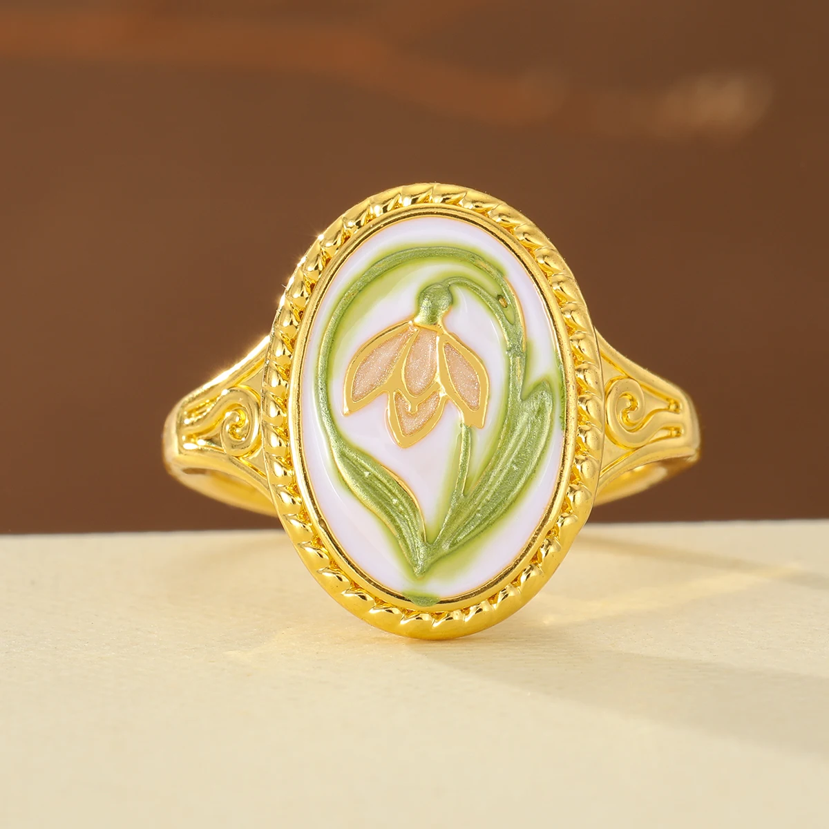 Luxury-lite Textured Edge Engraved Floral Oval Copper Jewelry for Women. Suitable for Casual Outings and Vacations.