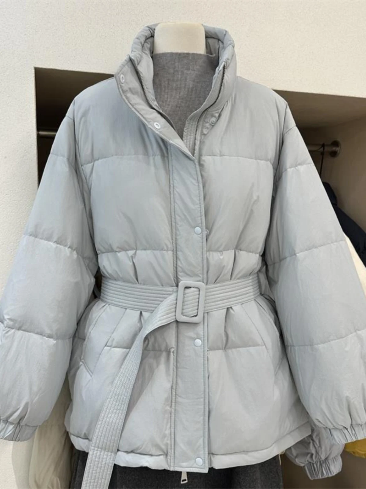 

Women's Cotton Puffer Jacket Belted Waist Tie Stand Collar Mid-Length Warm Bread Style Outerwear Korean Style Slimming