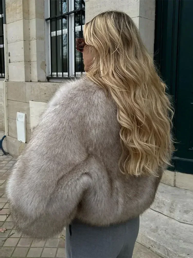 2024แฟชั่นฤดูหนาวFluffy Faux Fur Coatสําหรับผู้หญิงหลวมเสื้อแขนยาวหญิงหรูหราหนาLady Outwear High Street