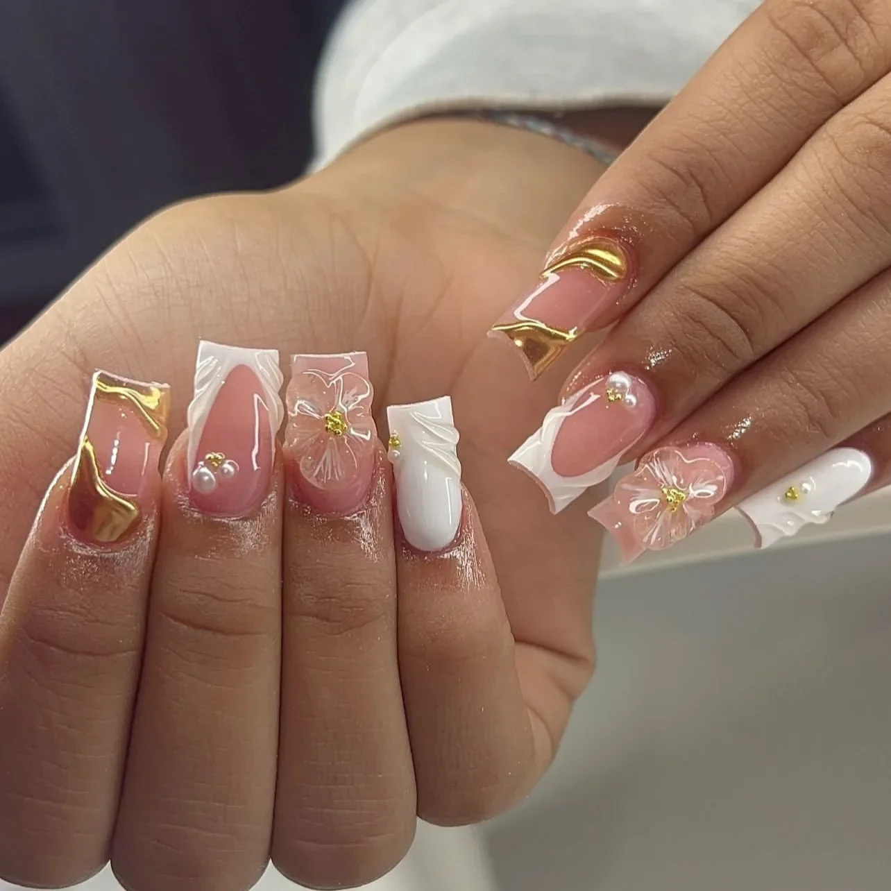 

White Gold Bead Flower Pearl French Square False Nails Art Butterfly Glitter Powder Fake Nails Rhinestones Press on Nails Charms