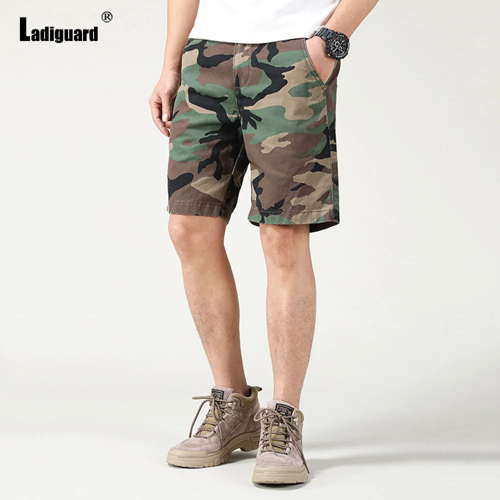 2024 Stylish simplicity Fashion Zipper Pocket Cargo Shorts Men's Knee-Length Bottom Outdoor Casual Classic Camouflage Shorts New