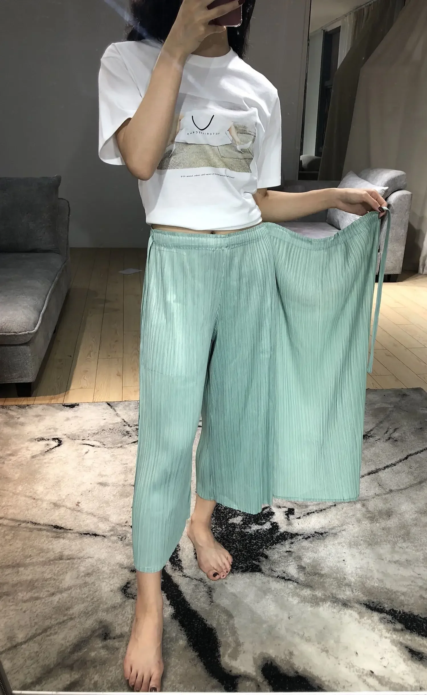 

Miyake pleated wide-legged pants, spring and summer, new