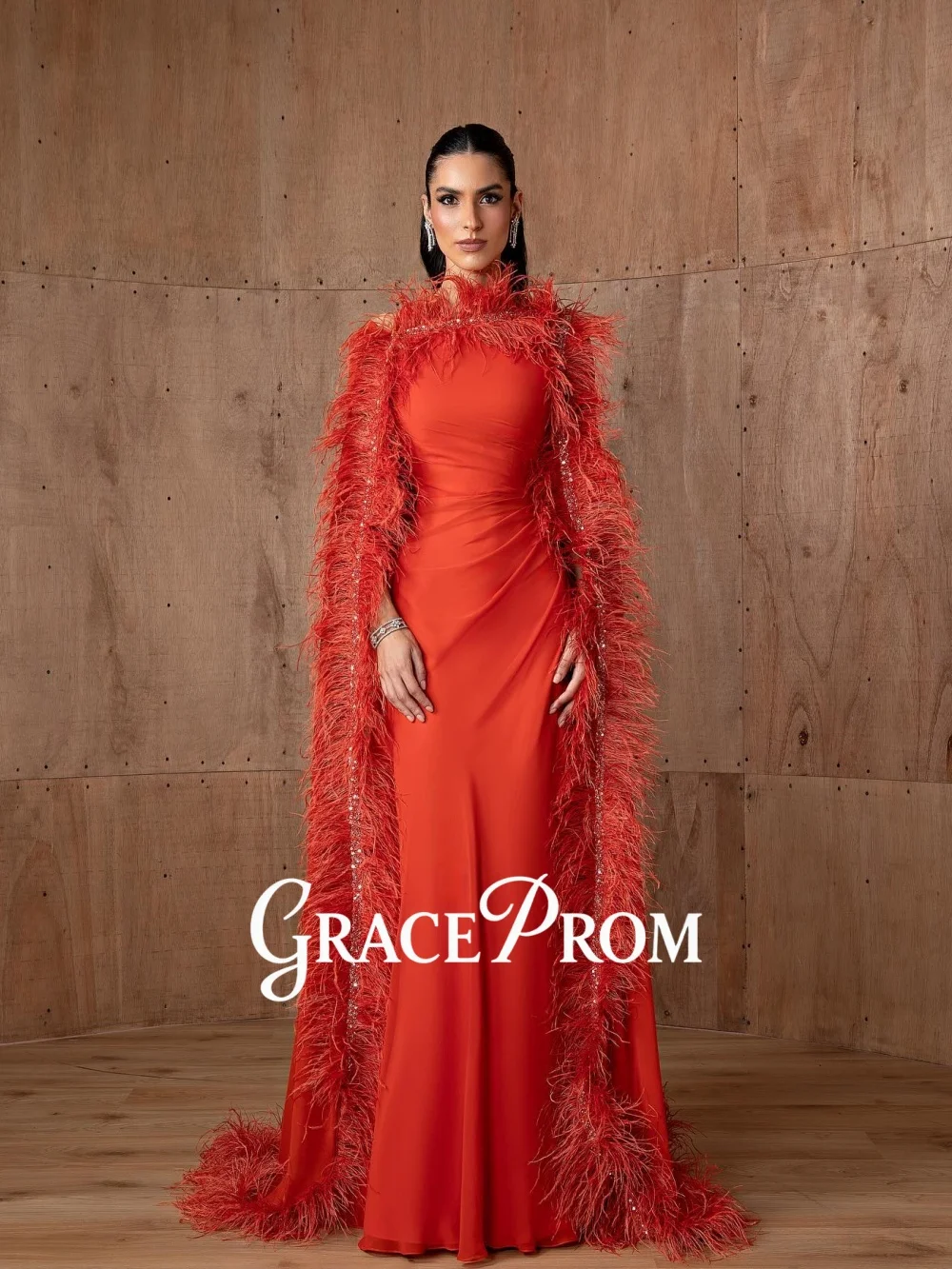 

Гламурное вечернее платье GraceProm с красными перьями и высоким воротом и рюшами длиной до пола, платье для красной ковровой дорожки, вечернее блестящее вечернее платье трапециевидной формы