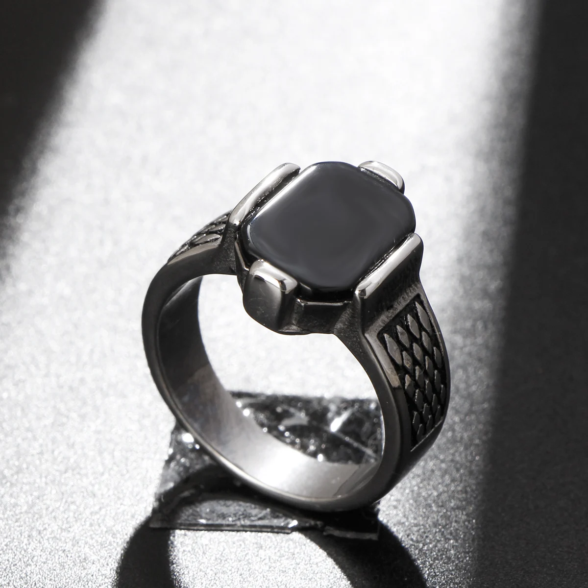 1 Stück Retro Silber-Schwarzer Zirkon Siegelring für Herren Polierter Edelstahl Geschlossener Ring Täglicher Schmuck Geschenk