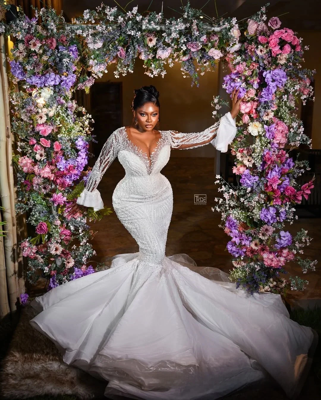 

Customized Sheer Neck Shinny Beads Sequins Mermaid Wedding Dress Robe De Mariée Illusion Full Sleeves Luxury Bridal Gown