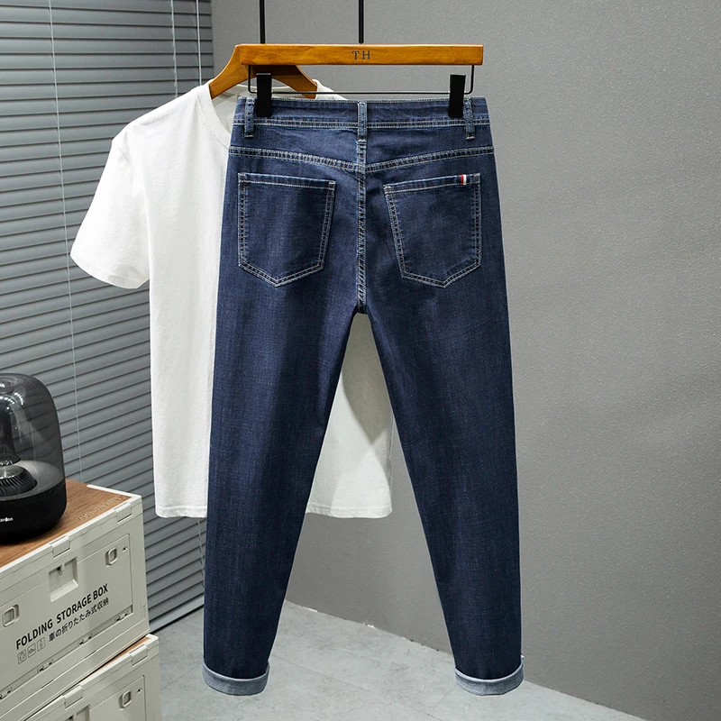 Oversized jeans for men with loose fit and straight fit, trendy and simple casual, washed and versatile, plus fat pants