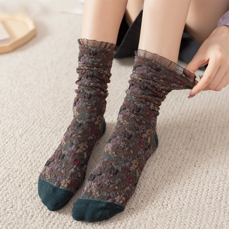 Ethnic Harajuku Retro Women Socks Japanese Style Lacework Frilly Ruffle Socks Lady Girls Vintage Kawaii Cute Loose Long Socks