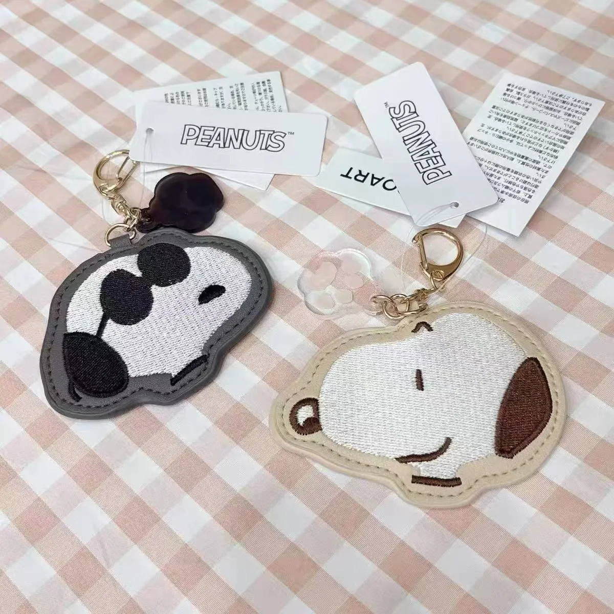

2pcs Snoopy Keychain Kawaii Girls Cartoon Creative Backpack Pendant Car Accessories toysCouple Exquisite Gift