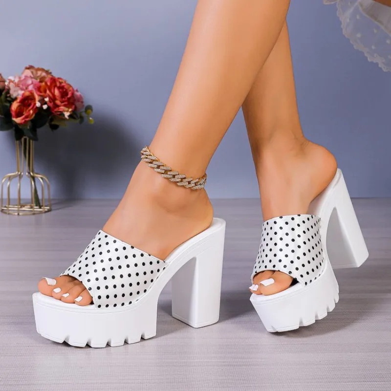 Damen-Sandalen 2026 Sommer Neue Plateau-Hochabsatz-Pantoletten Damen Mode Ausgehöhlte Offene Zehen Sandalen Chunky Heels Schuhe für Frauen