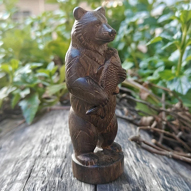 3.8-Inch Handmade Wooden Carving of a Bear Holding a Fish, a Decorative Craft Item Suitable for Creative Home Desktop Decorations, Creative Desktop Ornaments, Party Decorations, Housewarming Gifts, Indoor Decorations, Tabletop Decorations, Christmas Decorations, Statue Ornaments