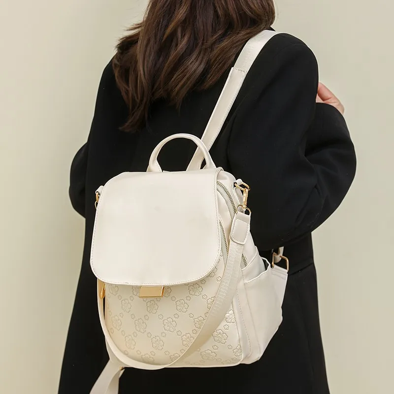 

Повседневные однотонные рюкзаки на молнии из искусственной кожи, новый стиль, дизайнерские сумки большой вместимости 2025 года, высококачественные швейные нитки, сумки для школьников