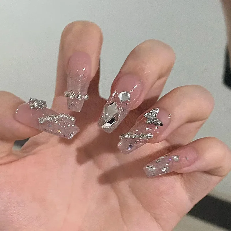 Uñas postizas con diamantes de imitación, accesorio de longitud media, mariposa 3d, 24 piezas, para pegar, amuletos coreanos, Arte con herramientas