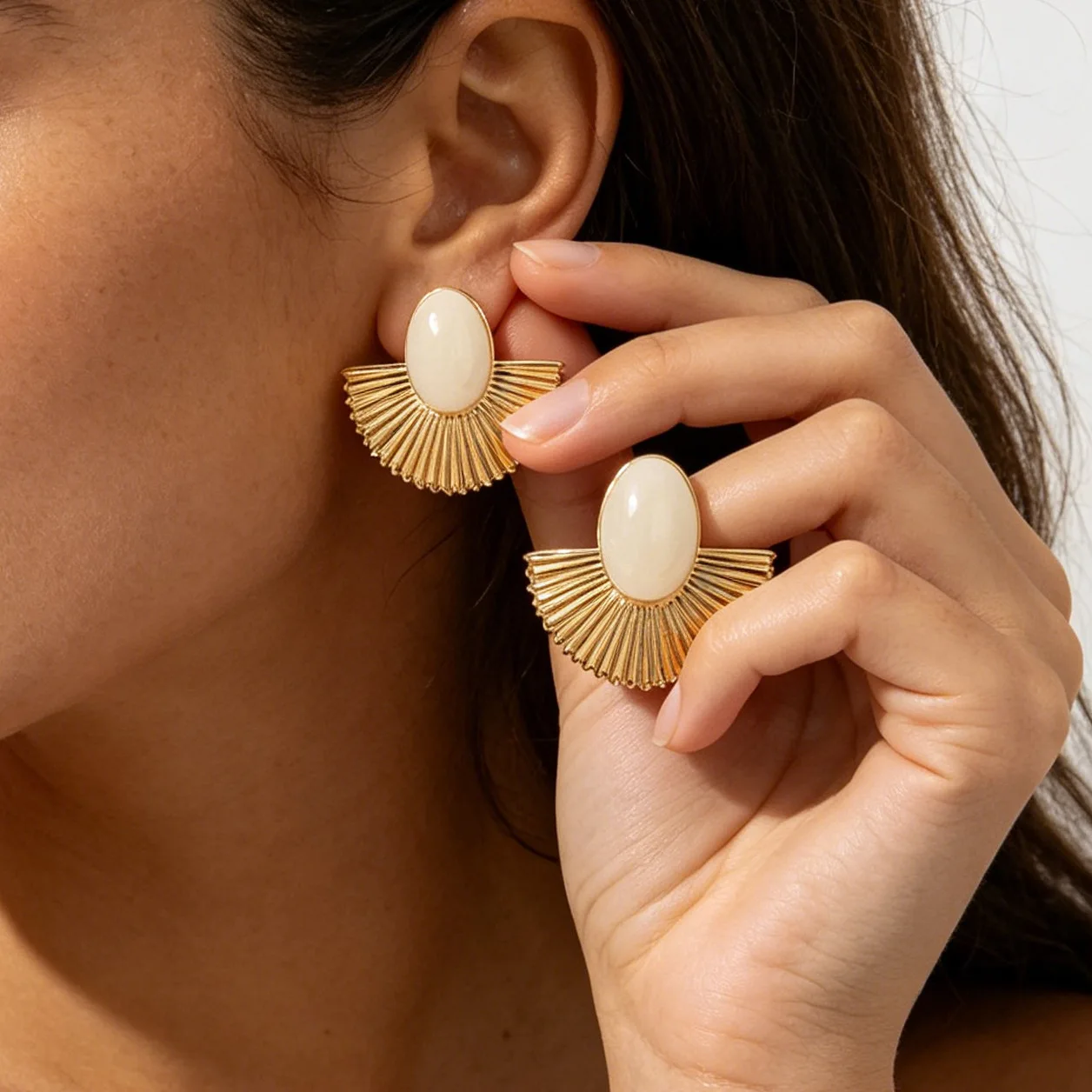 Vintage Metal Geometric Fan-Shaped Stud Earrings for Women New Ethnic Style Drop Oil Geometric Oval Earrings Charm Jewelry Gifts