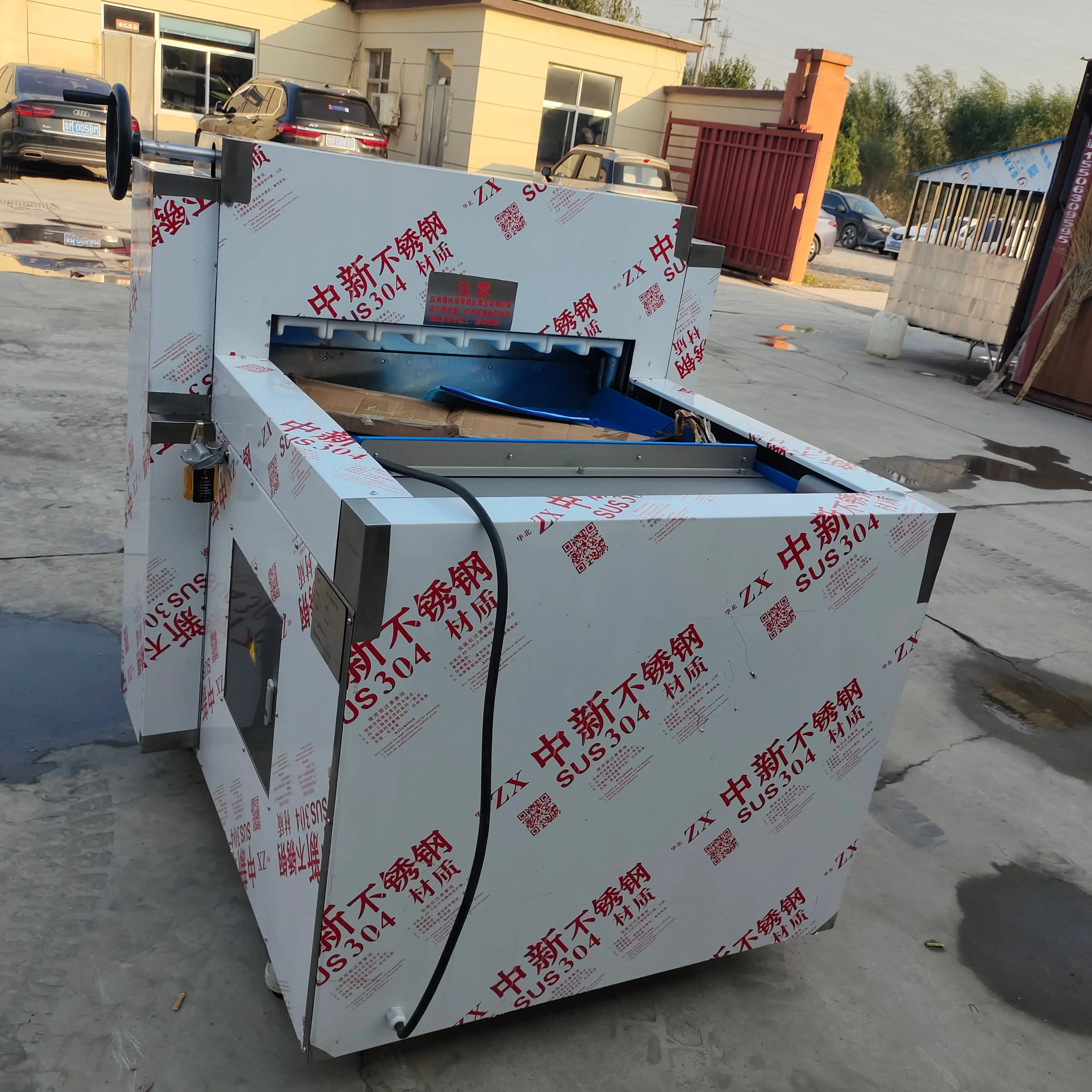 New Commercial Use Fully Automatic Efficient Frozen Meat Slicer Alloy Steel Blade Adjustable Thickness 500-600kg/h