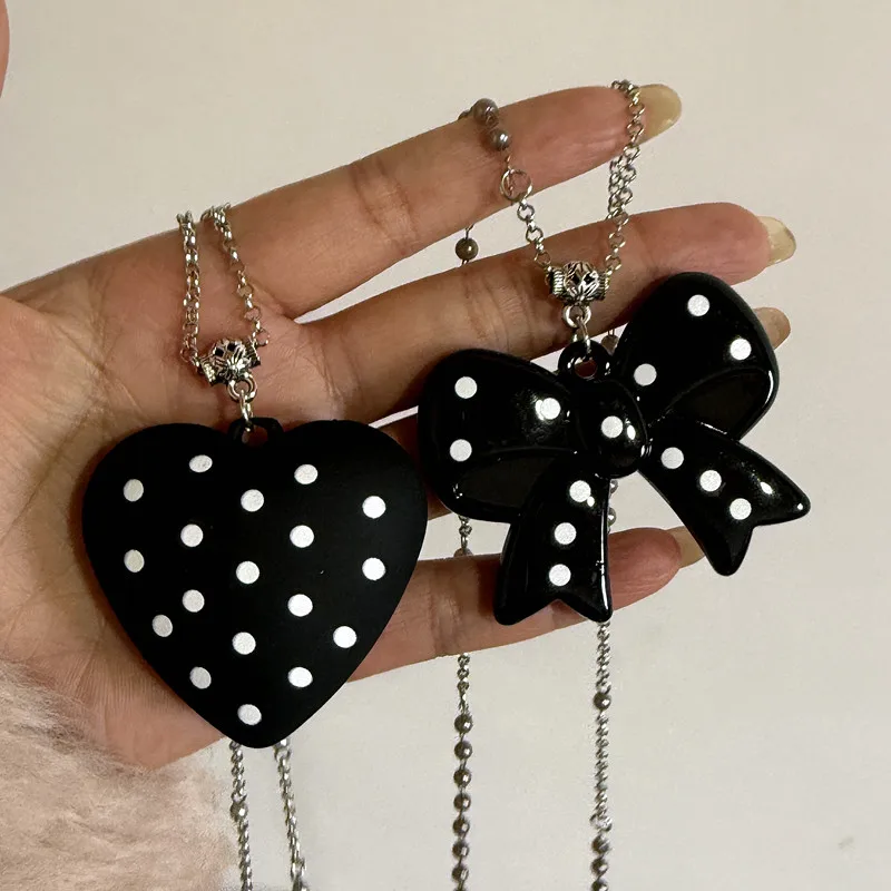 Retro-Halskette mit schwarzen Polka Dots und Schleifen, Liebesanhänger für Frauen, Kpop, lange Perlenkette, Pullover-Accessoire, Modeschmuck