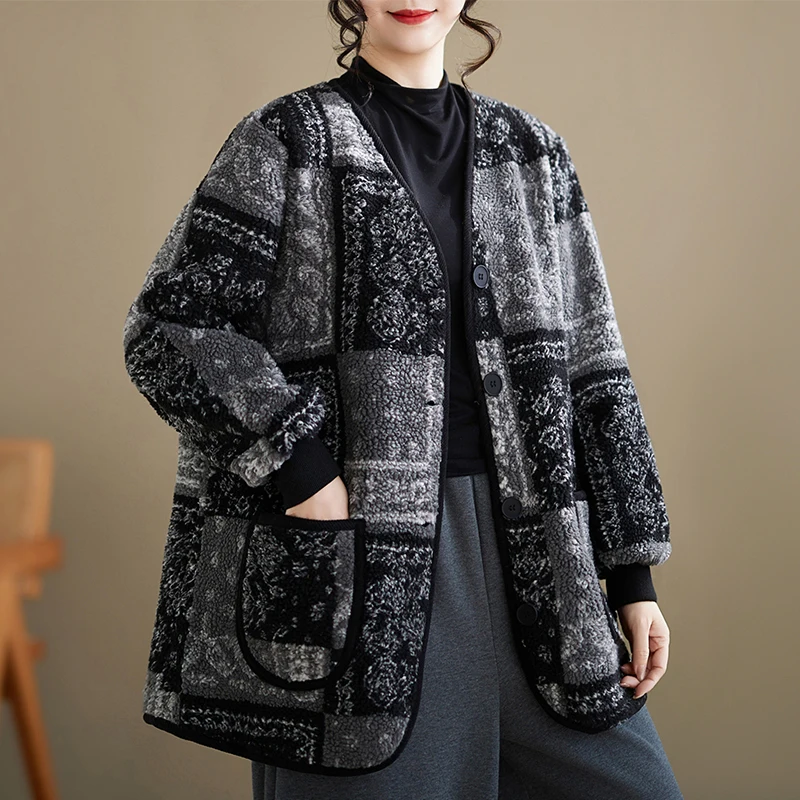 معاطف من الفرو على الموضة الصينية للشتاء من Mass Wass سترات نسائية عتيقة فضفاضة غير رسمية دافئة للسيدات 2025 ملابس خارجية كلاسيكية مرقعة #4