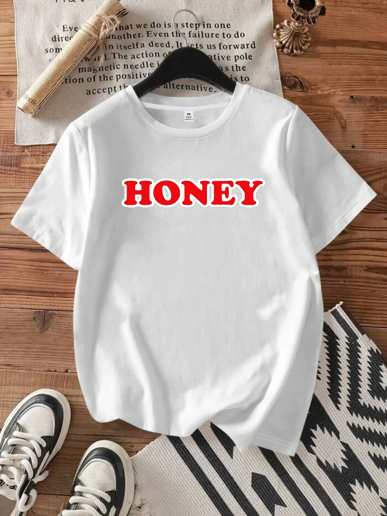 

【WDS0065】Женская футболка больших размеров с круглым вырезом, короткими рукавами, эластичными полурукавами и модными принтами.