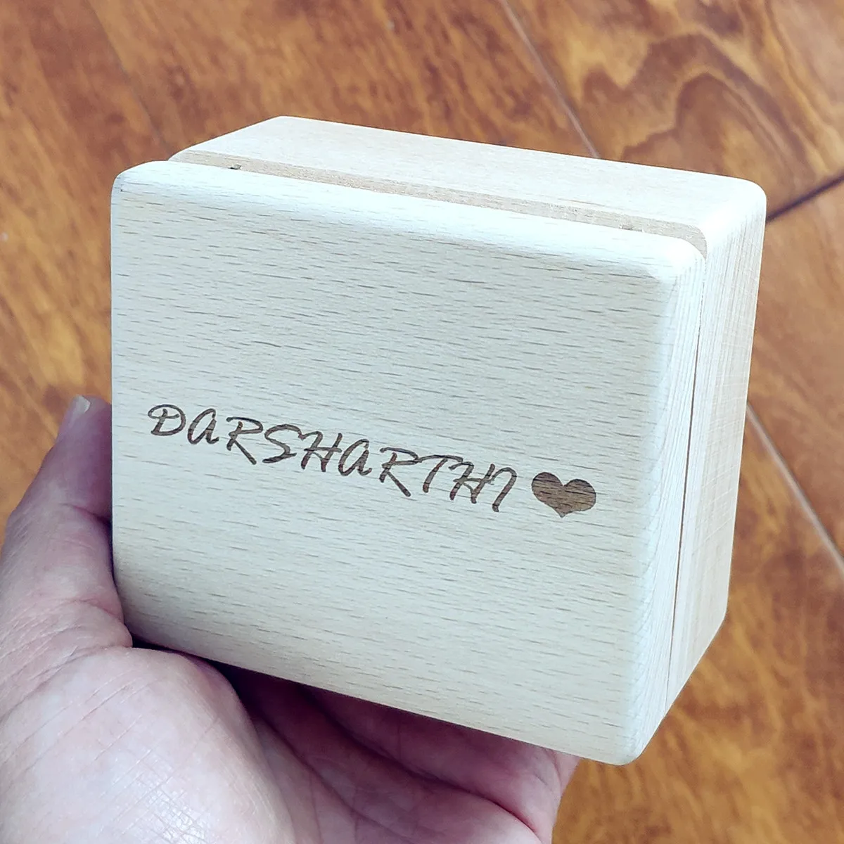 

Customized Song Music Box, Hand in Hand Photo, You Mean the World to MePlay, Once Open Birthday Wedding and Christmas Gift