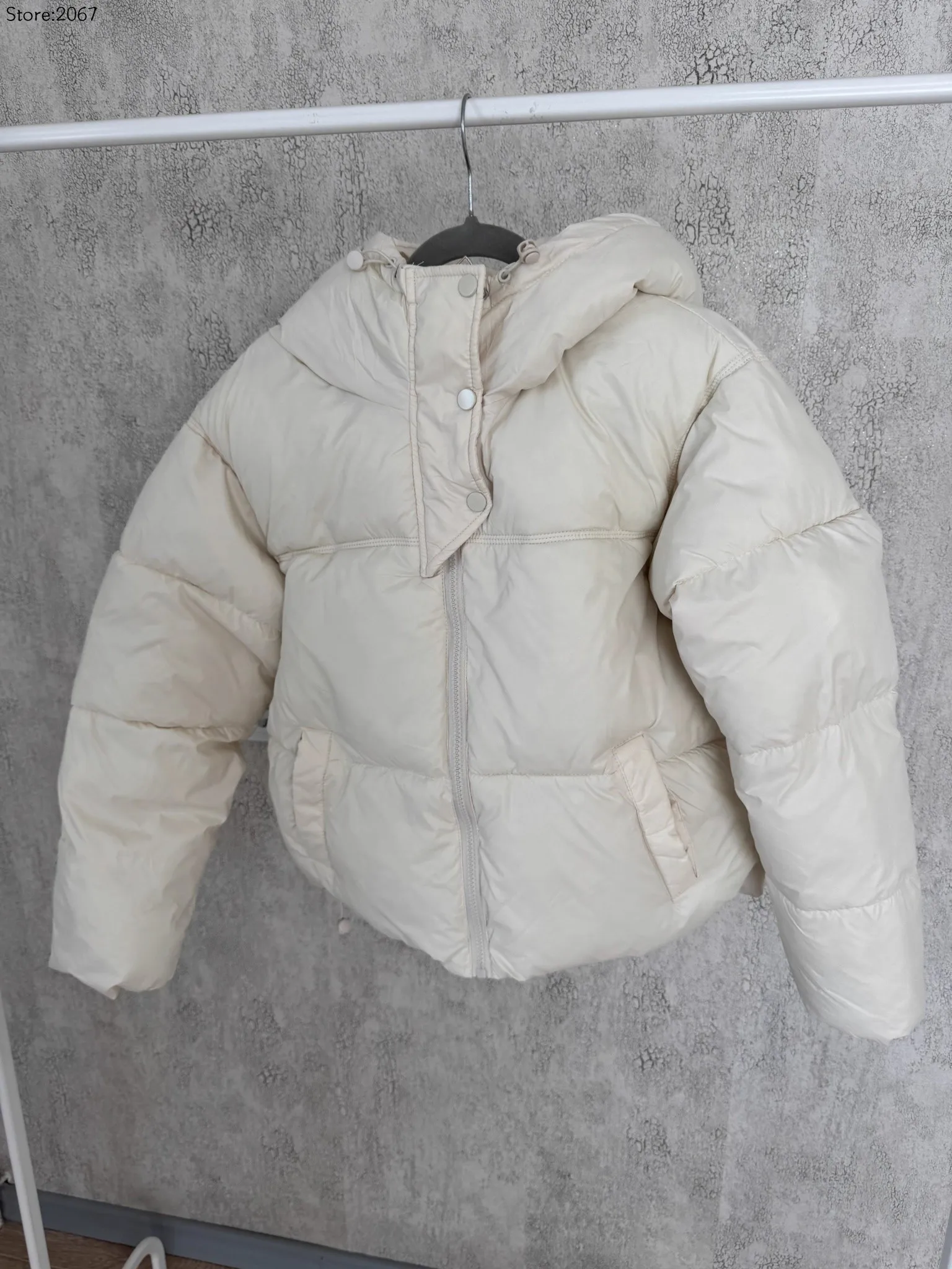 Winter Super Warm Cotton Jacket for Women Short Style with Hood Thickened Puffer Coat Fashionable Loose Fit Cotton Outerwear New