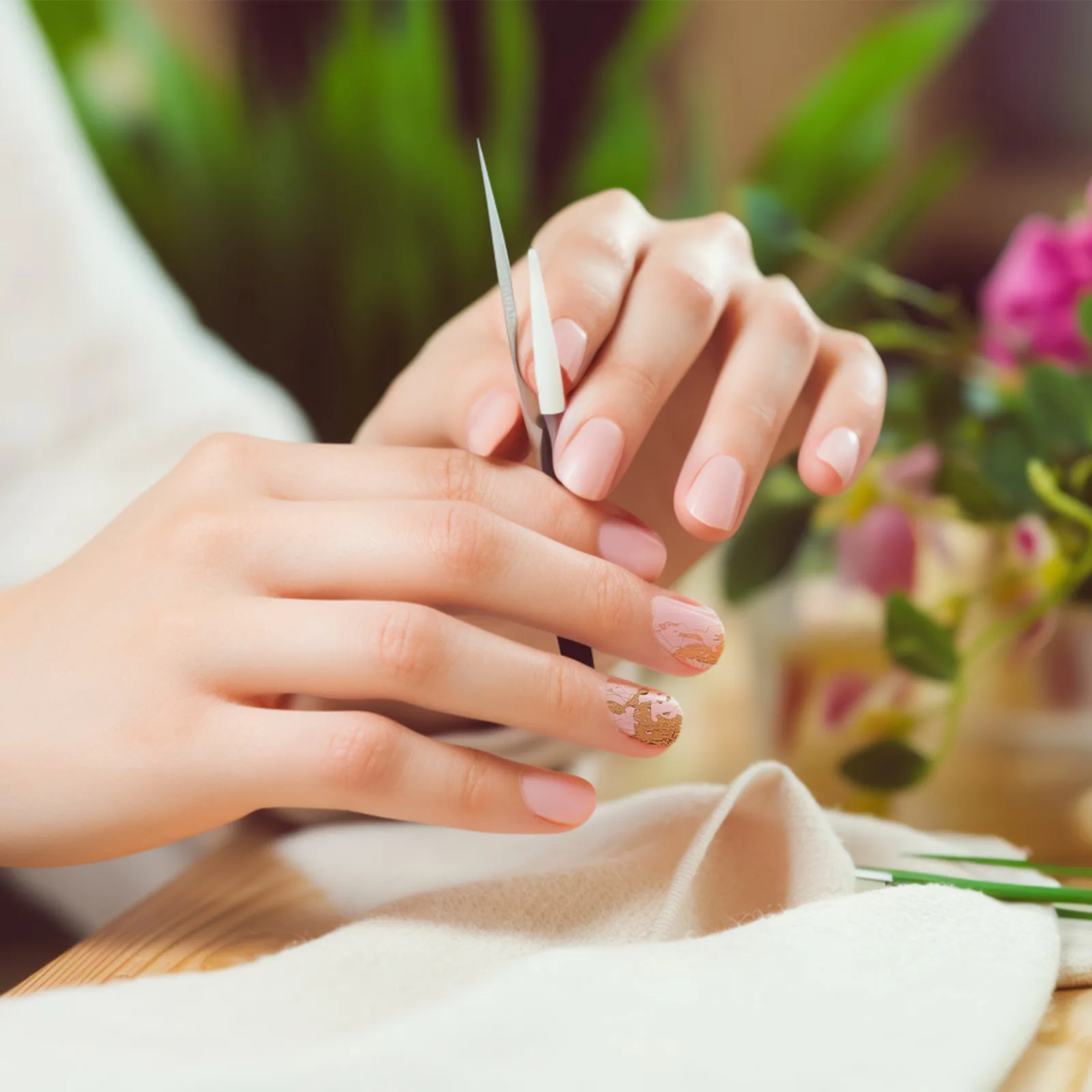 

1 Box Gold Silver Foil Gauze Nail Art Supplies DIY Manicure Decoration for Natural Artificial Nails Fine Workmanship Unique