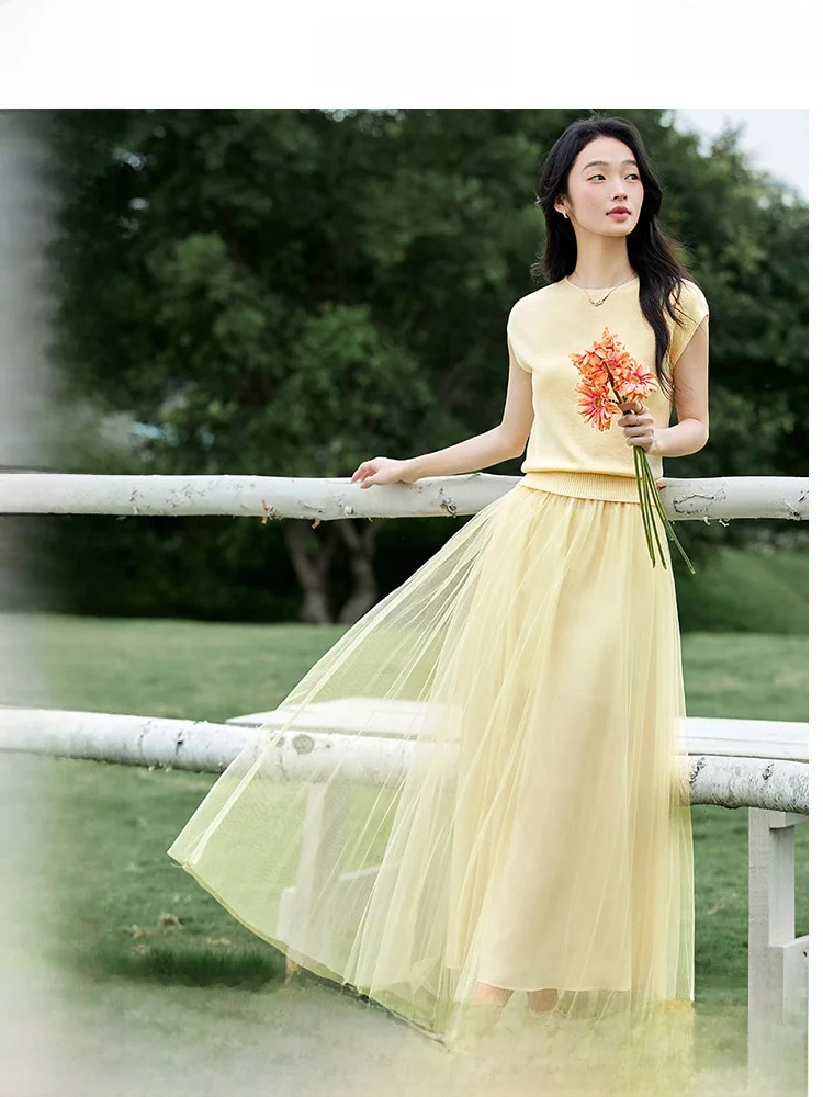 

Элегантный трикотажный комплект из вискозы для женщин: летний новый стиль, короткий рукав, круглый вырез, сетчатая юбка, костюм-двойка, модный повседневный наряд