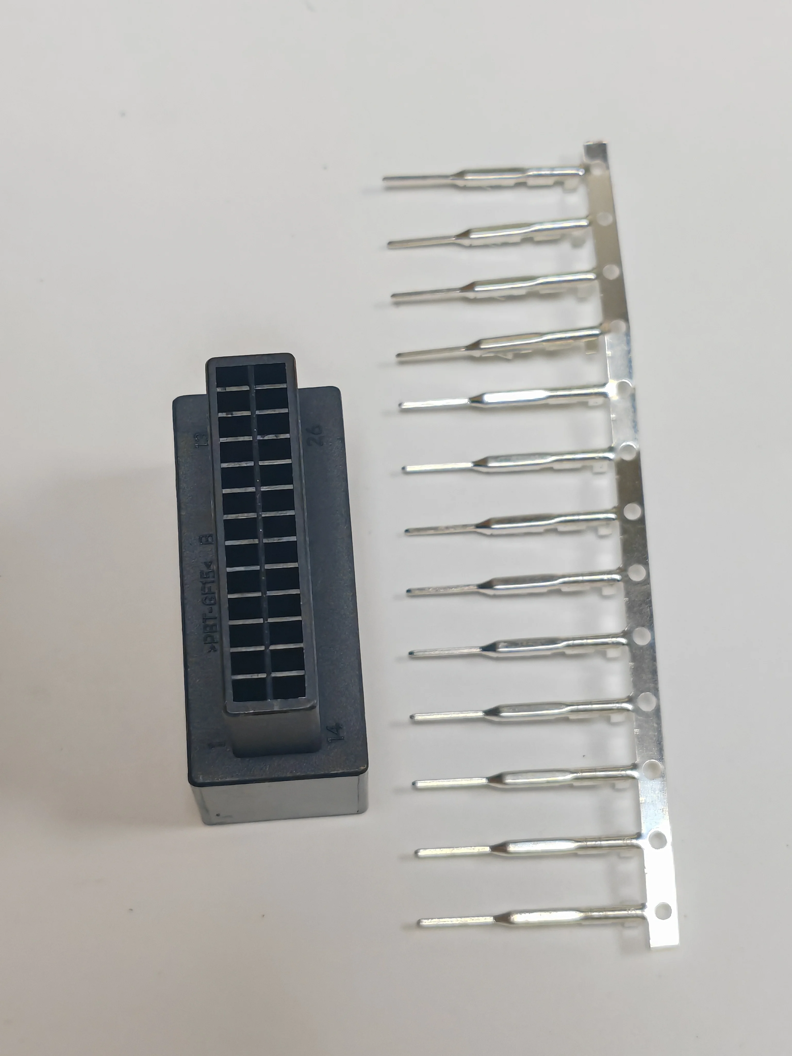 Suitable for B MW Baohua host plug 26 pin B MW amplifier plug 26p new Baohua short connector 26 hole - Image 3