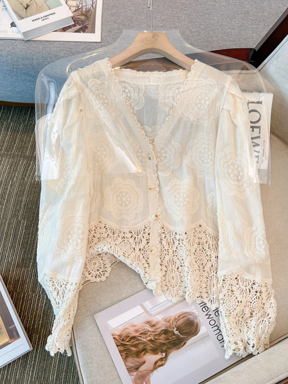 Ele Embroidered Long Sve Lace irt Hollow out Design Early Autumn Sle Women's Premium Quali Top Button up V Ne