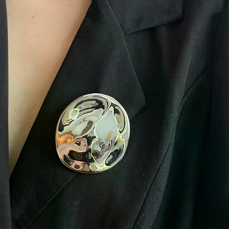 Modernistic Minimalist Irregular Geometry Glossy Metal Oval Brooch for Stylish Women, Jewellery Presents for Parties