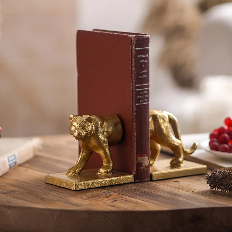 European retro ornaments, small apartment household entrance decorations, home book stand personalized leopard jewelry