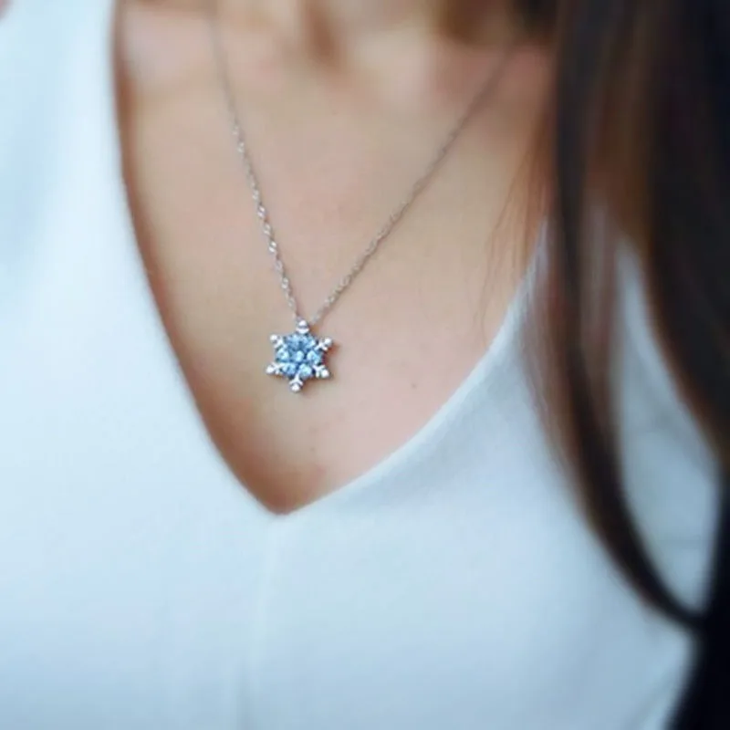 Frozen Elsa Peripheral Movies Creative Snowflake Shape Necklace Crystal Pendant Accessories Girls’ High-Looking Birthday Gift