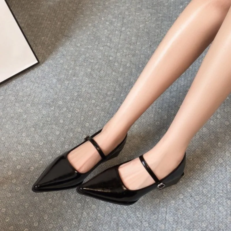French 2026 Autumn New Pointed Toe One Word Shallow Mouth Temperament Soft Leather Retro Shoes